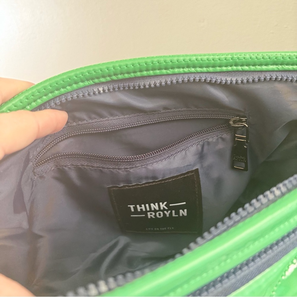 Think Royln Street XL Crossbody Bag & Pouch Set in Shiny Green Quilted - NWOT - Picture 3 of 6
